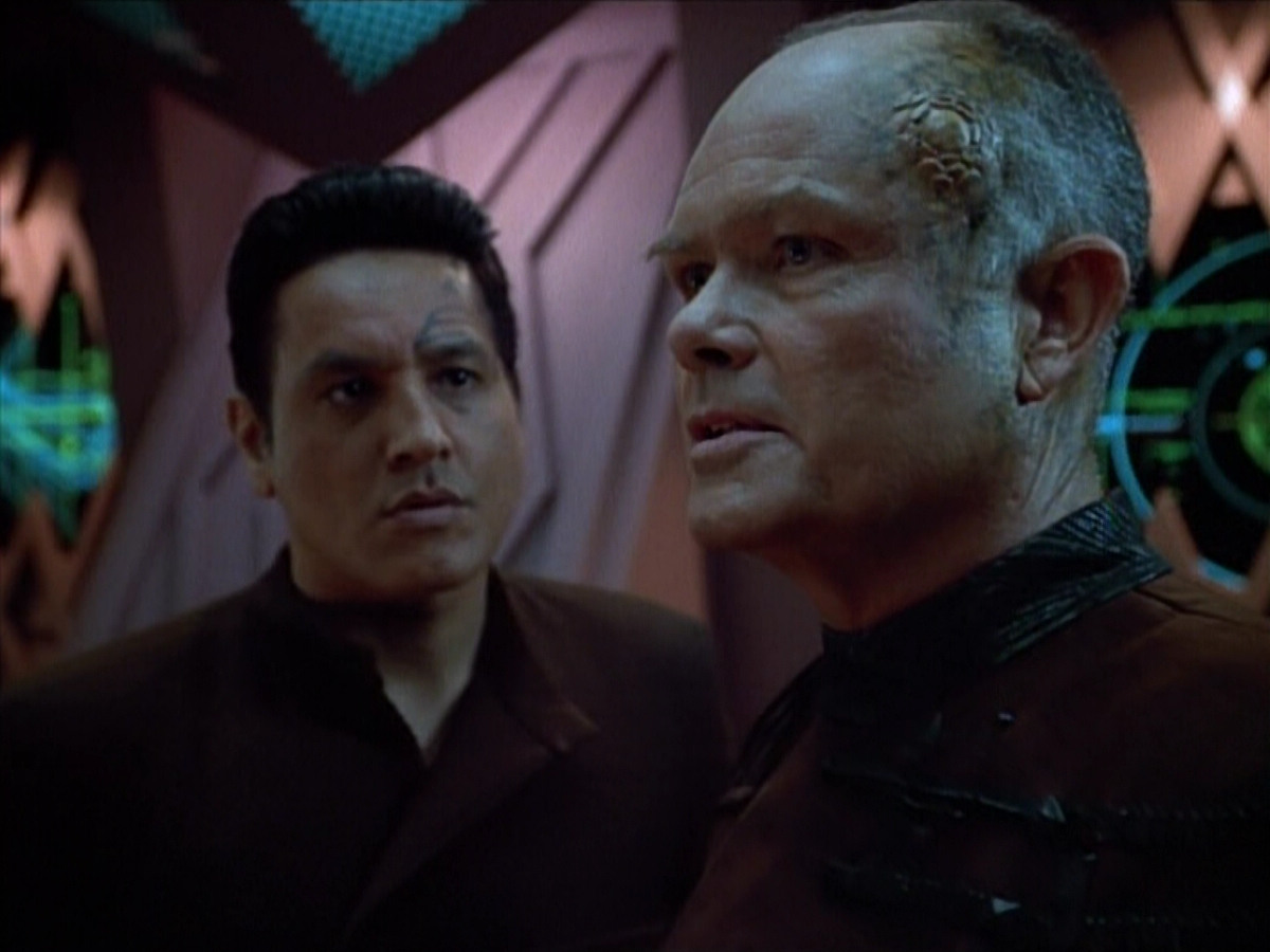 extant_StarTrek_VOY_4x09-YearOfHellPart2_01311.jpg