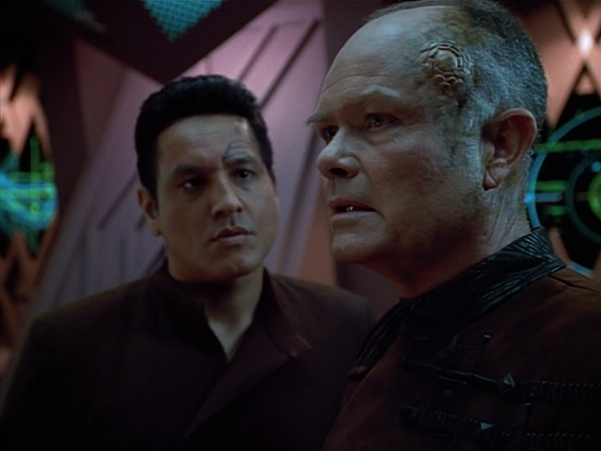 extant_StarTrek_VOY_4x09-YearOfHellPart2_01313.jpg