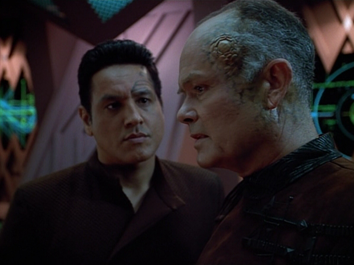 extant_StarTrek_VOY_4x09-YearOfHellPart2_01322.jpg