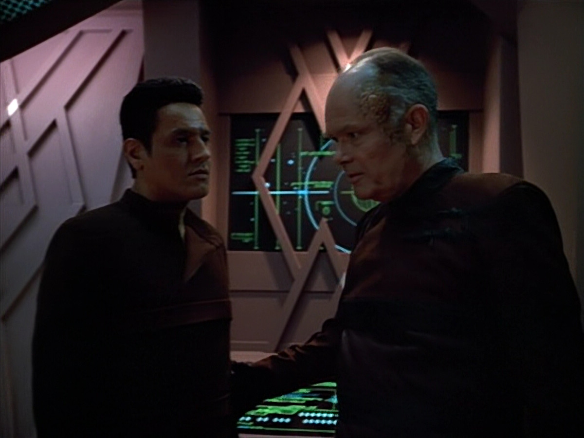 extant_StarTrek_VOY_4x09-YearOfHellPart2_01338.jpg