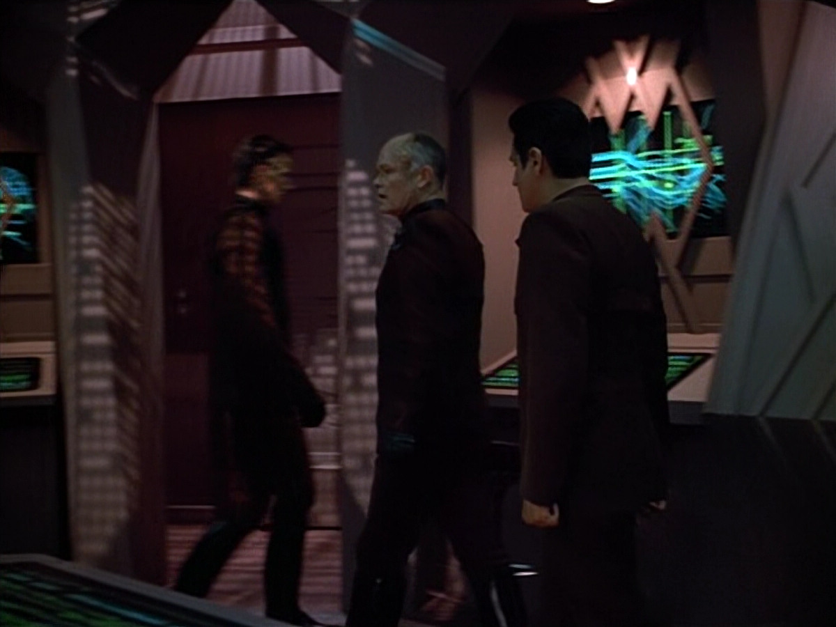 extant_StarTrek_VOY_4x09-YearOfHellPart2_01344.jpg