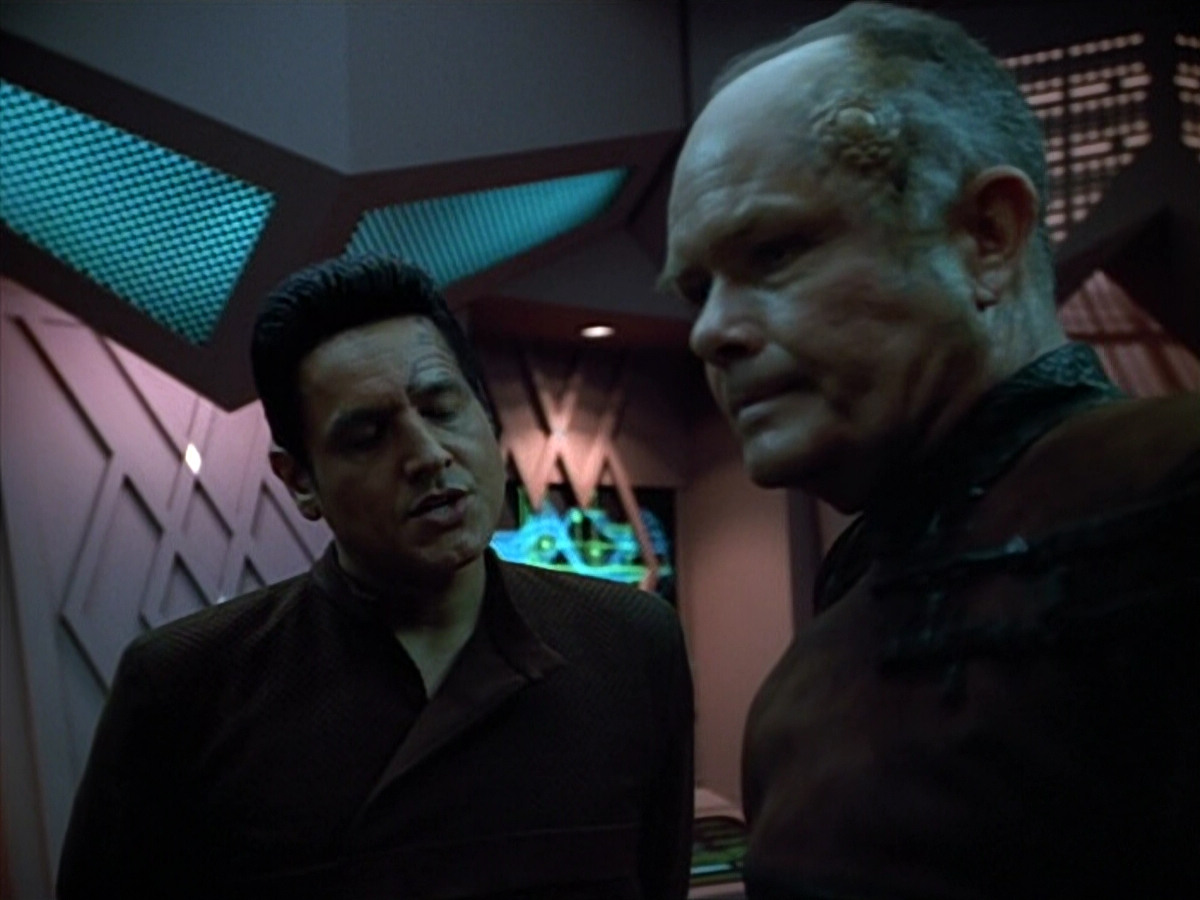 extant_StarTrek_VOY_4x09-YearOfHellPart2_01372.jpg