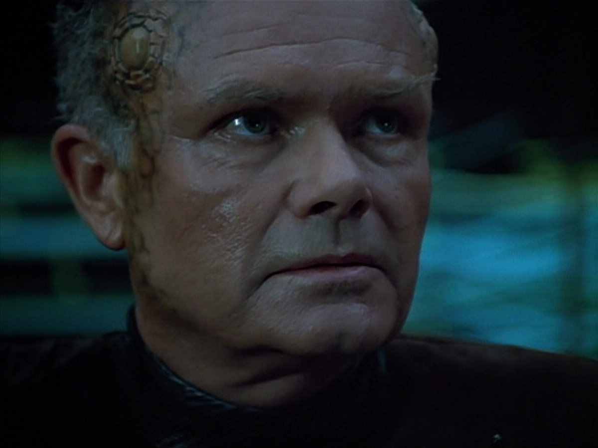 extant_StarTrek_VOY_4x09-YearOfHellPart2_01393.jpg