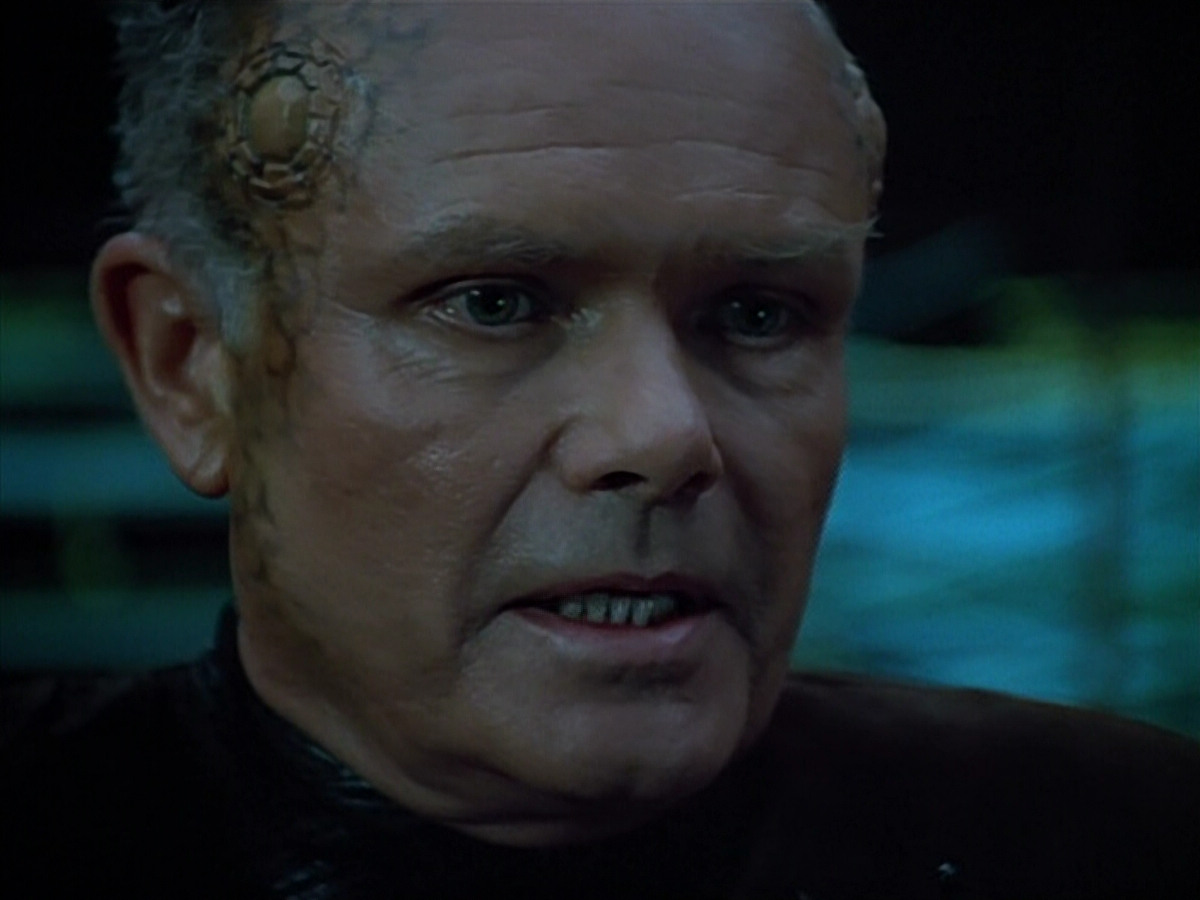 extant_StarTrek_VOY_4x09-YearOfHellPart2_01403.jpg