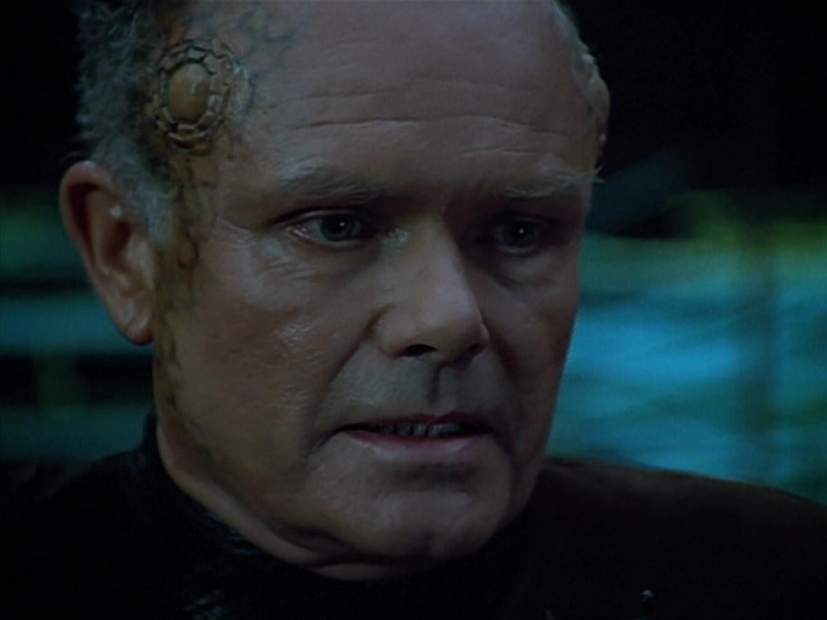 extant_StarTrek_VOY_4x09-YearOfHellPart2_01405.jpg
