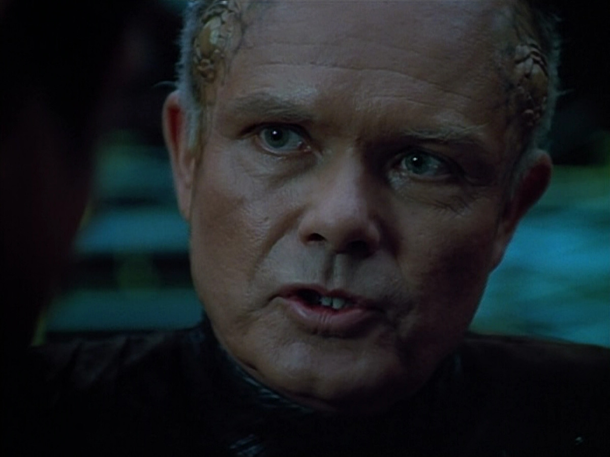 extant_StarTrek_VOY_4x09-YearOfHellPart2_01424.jpg