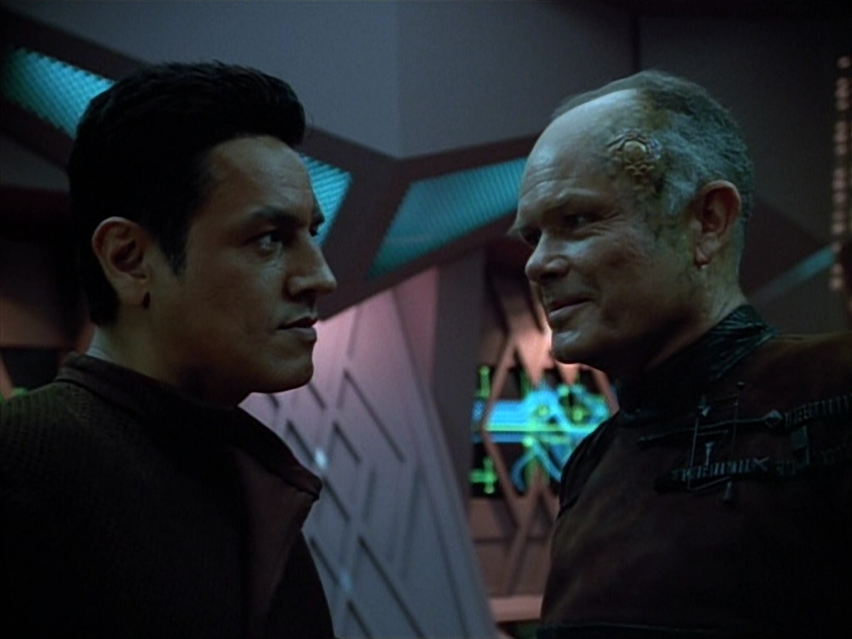 extant_StarTrek_VOY_4x09-YearOfHellPart2_01466.jpg