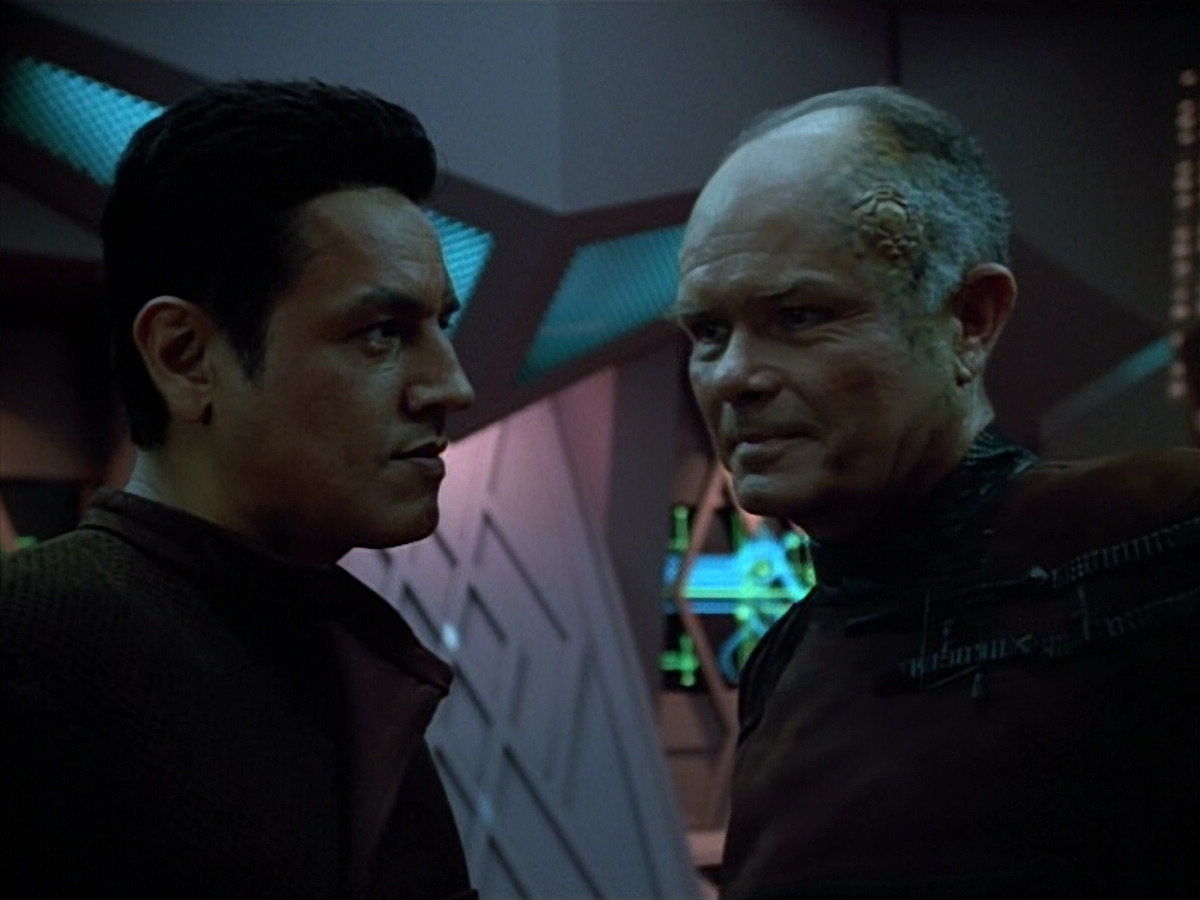 extant_StarTrek_VOY_4x09-YearOfHellPart2_01467.jpg