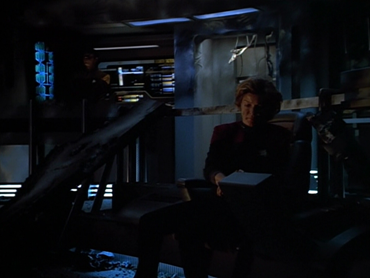 extant_StarTrek_VOY_4x09-YearOfHellPart2_01501.jpg