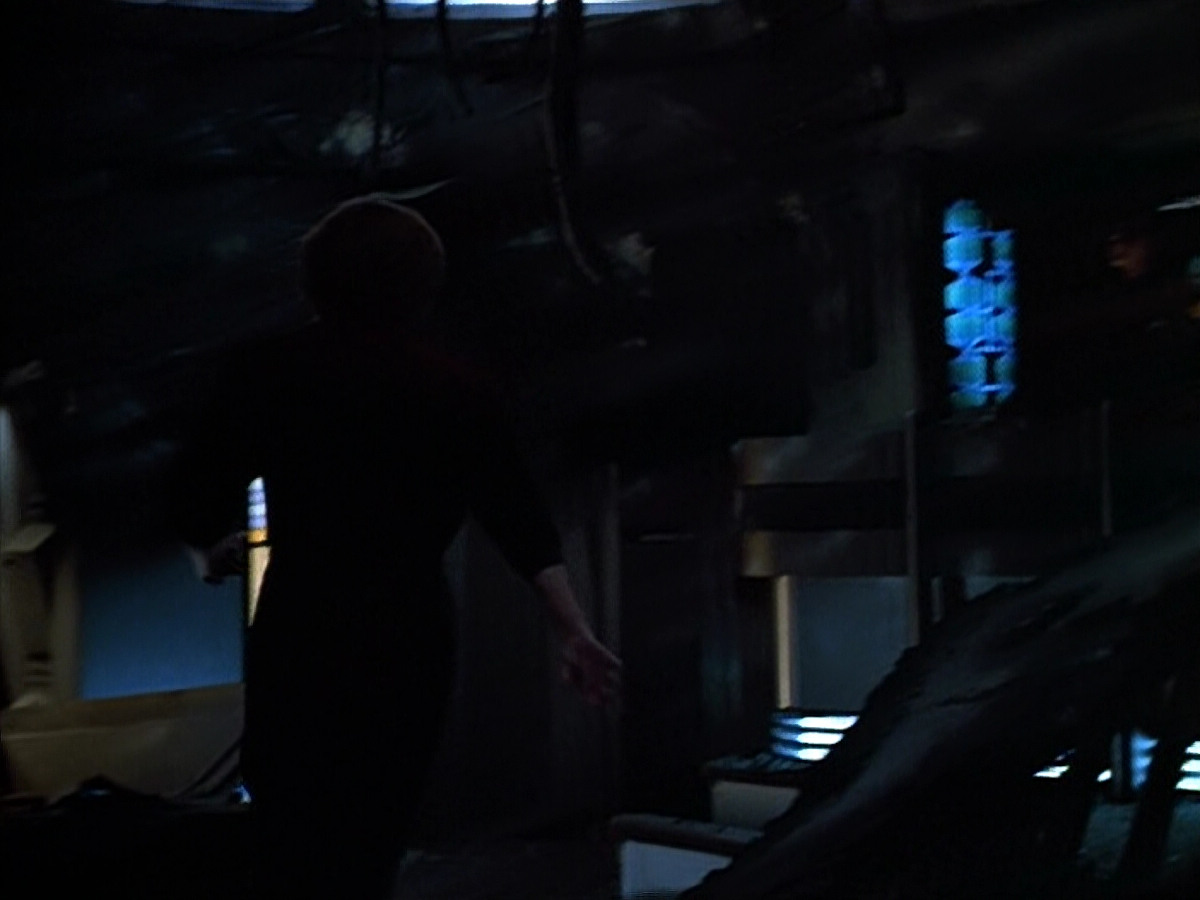 extant_StarTrek_VOY_4x09-YearOfHellPart2_01507.jpg