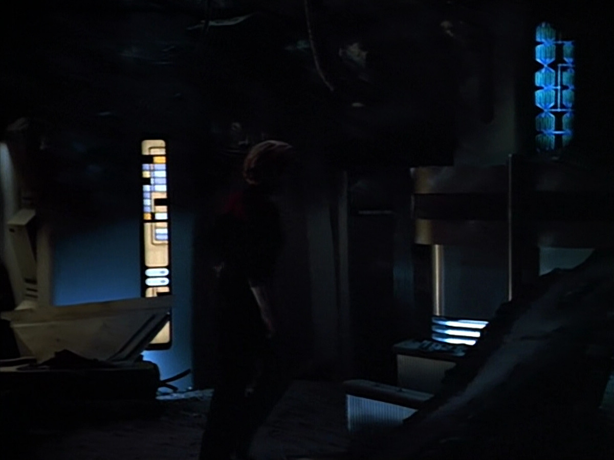 extant_StarTrek_VOY_4x09-YearOfHellPart2_01509.jpg