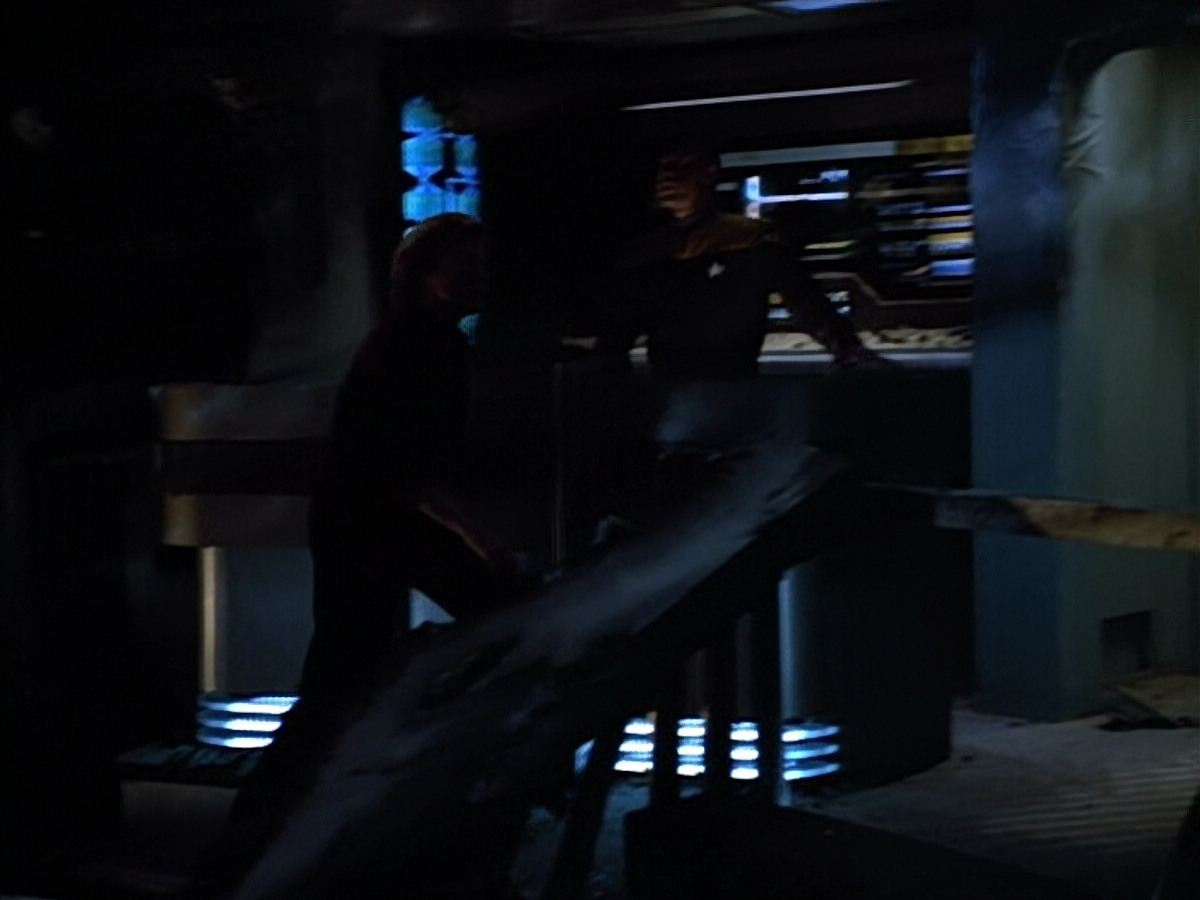 extant_StarTrek_VOY_4x09-YearOfHellPart2_01511.jpg