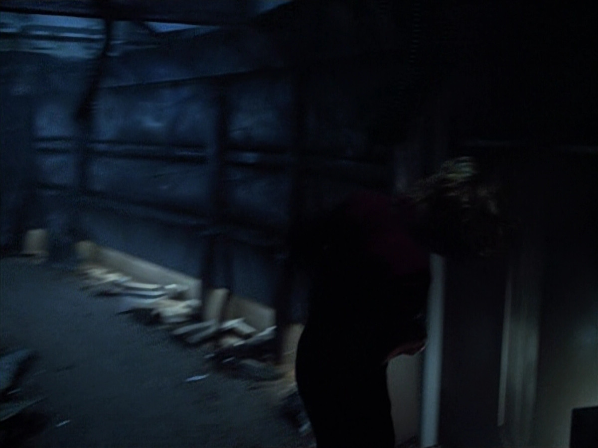 extant_StarTrek_VOY_4x09-YearOfHellPart2_01530.jpg