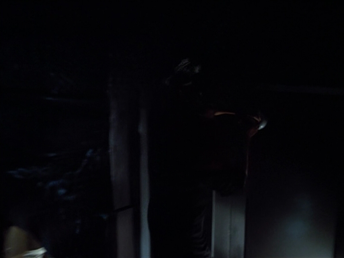 extant_StarTrek_VOY_4x09-YearOfHellPart2_01531.jpg