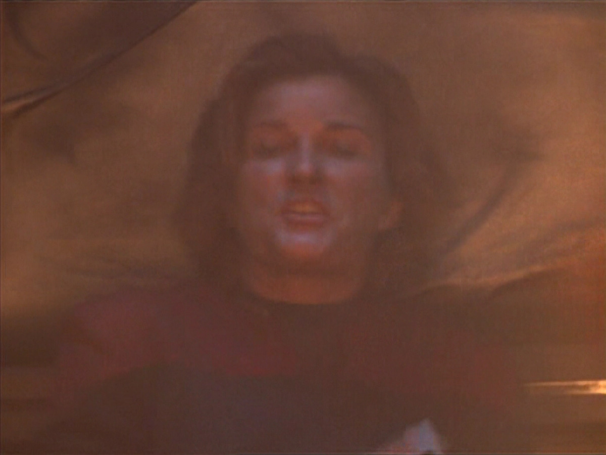 extant_StarTrek_VOY_4x09-YearOfHellPart2_01544.jpg
