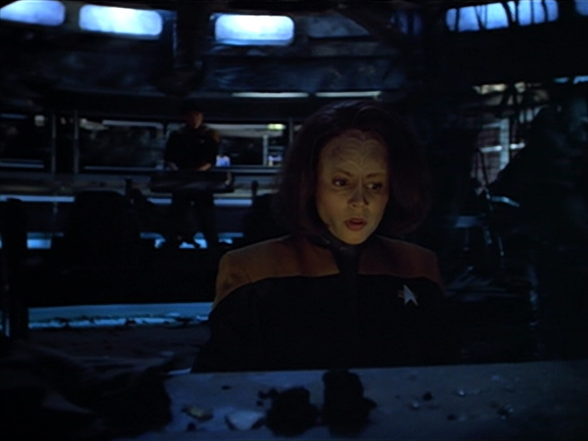 extant_StarTrek_VOY_4x09-YearOfHellPart2_01548.jpg
