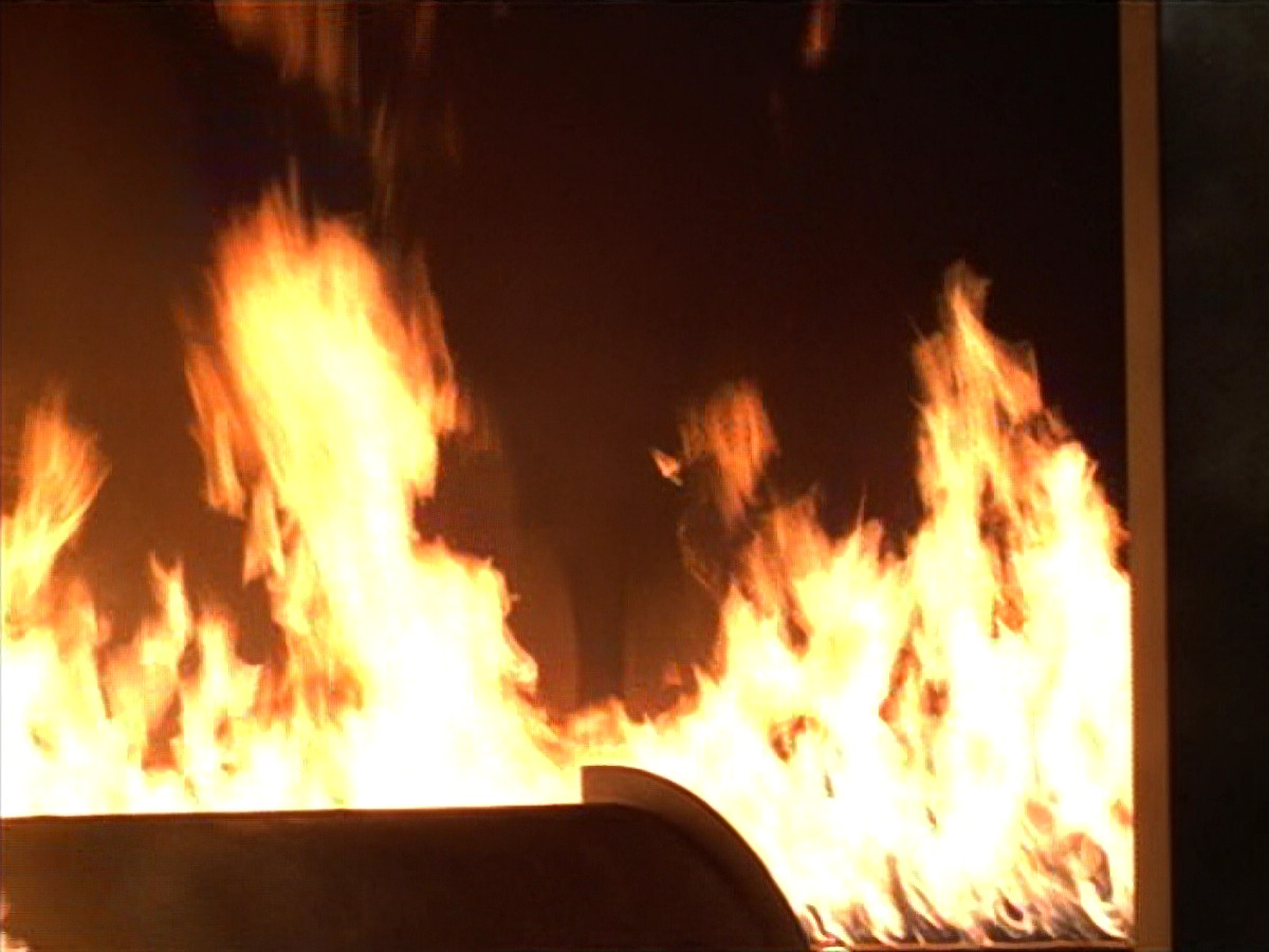 extant_StarTrek_VOY_4x09-YearOfHellPart2_01558.jpg