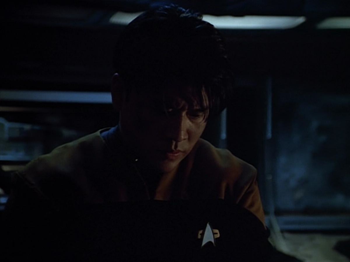 extant_StarTrek_VOY_4x09-YearOfHellPart2_01594.jpg