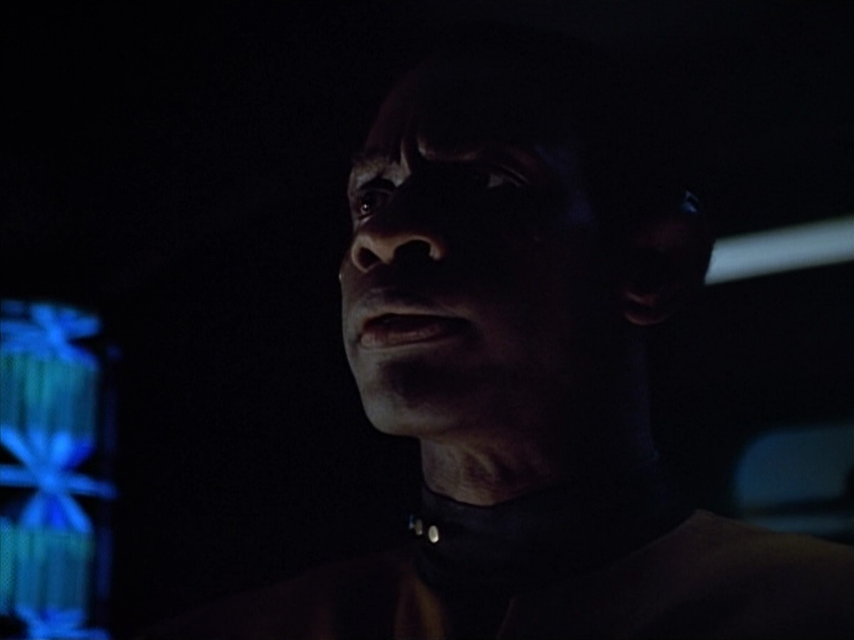 extant_StarTrek_VOY_4x09-YearOfHellPart2_01619.jpg