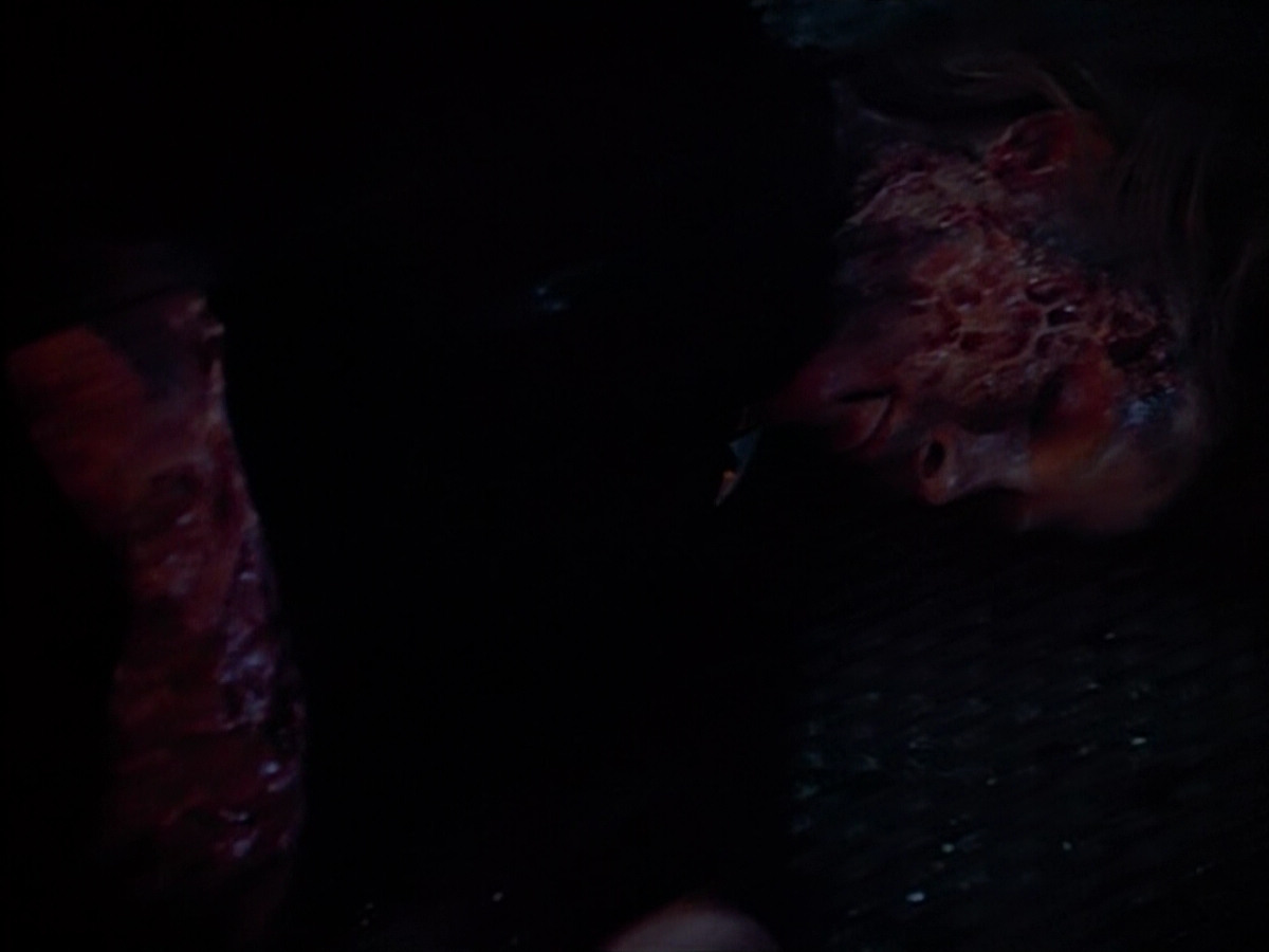 extant_StarTrek_VOY_4x09-YearOfHellPart2_01633.jpg