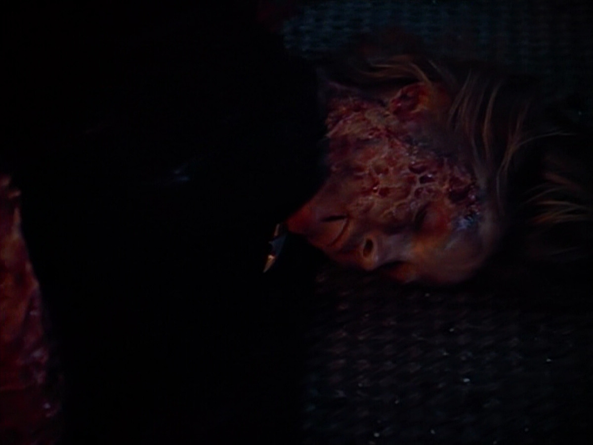 extant_StarTrek_VOY_4x09-YearOfHellPart2_01634.jpg