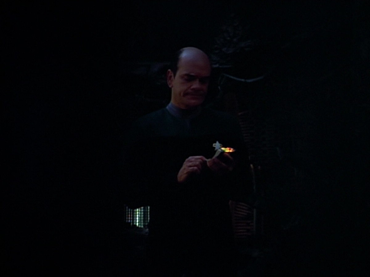 extant_StarTrek_VOY_4x09-YearOfHellPart2_01644.jpg