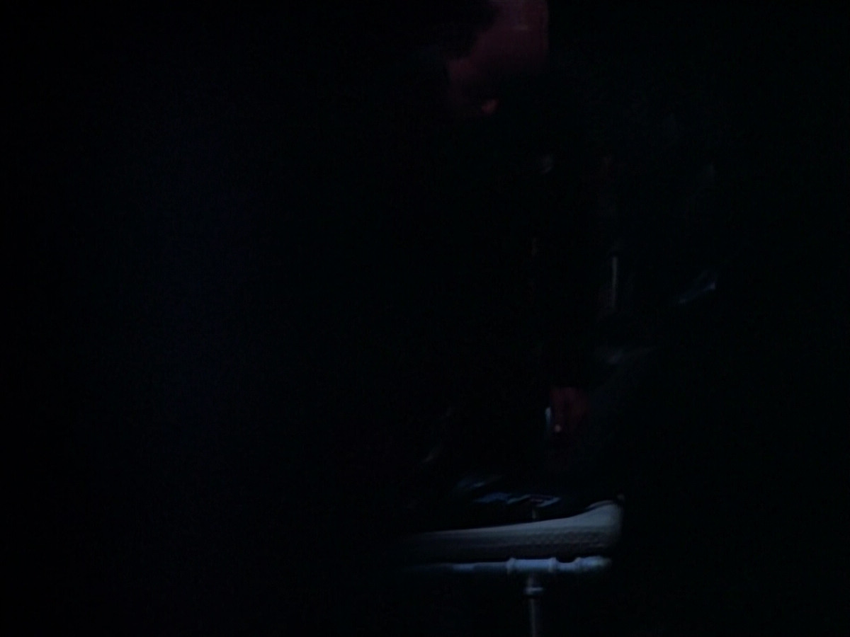extant_StarTrek_VOY_4x09-YearOfHellPart2_01647.jpg