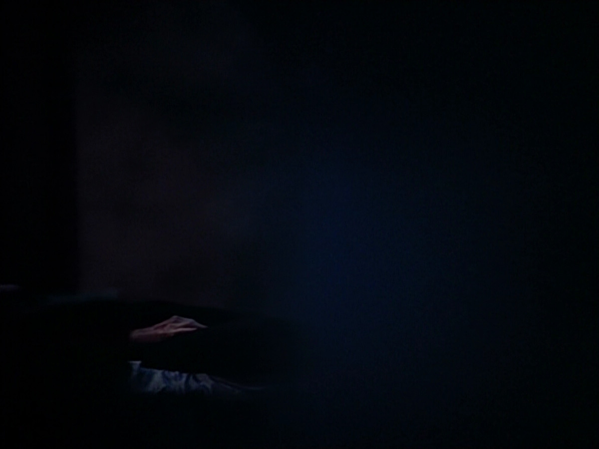 extant_StarTrek_VOY_4x09-YearOfHellPart2_01650.jpg