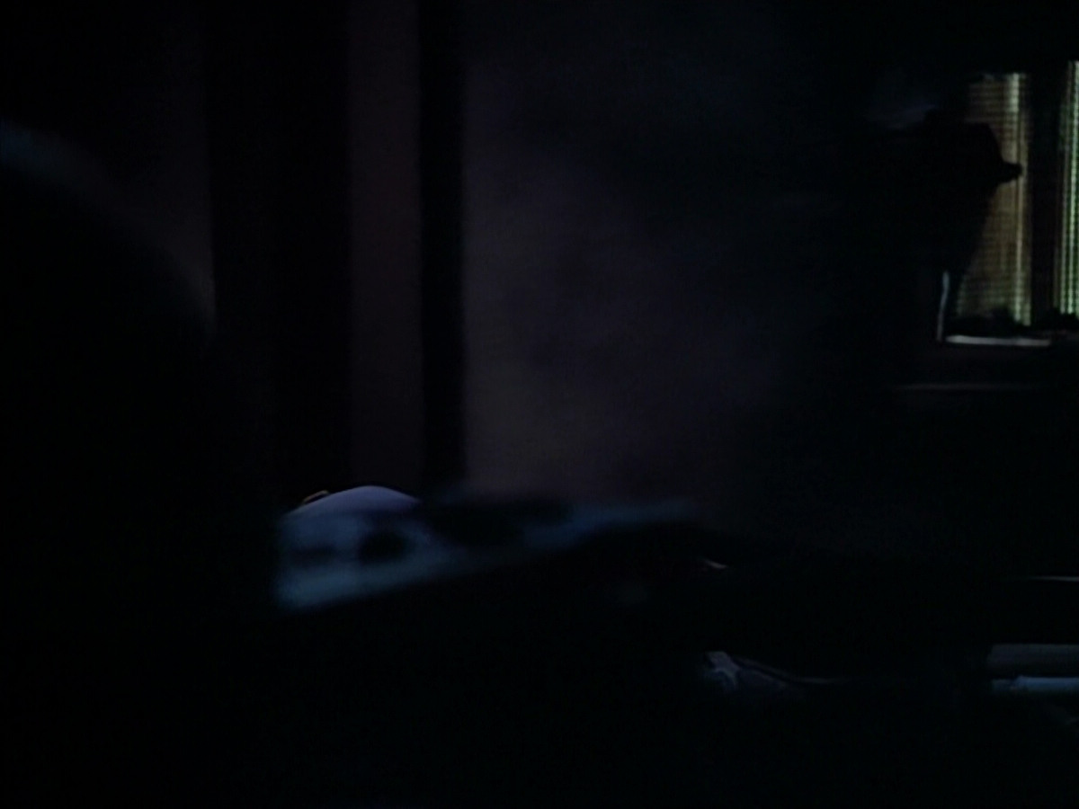 extant_StarTrek_VOY_4x09-YearOfHellPart2_01653.jpg