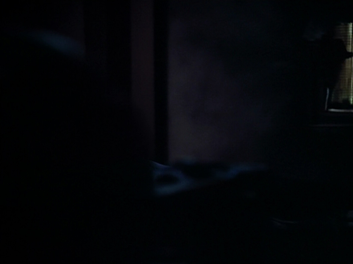 extant_StarTrek_VOY_4x09-YearOfHellPart2_01654.jpg