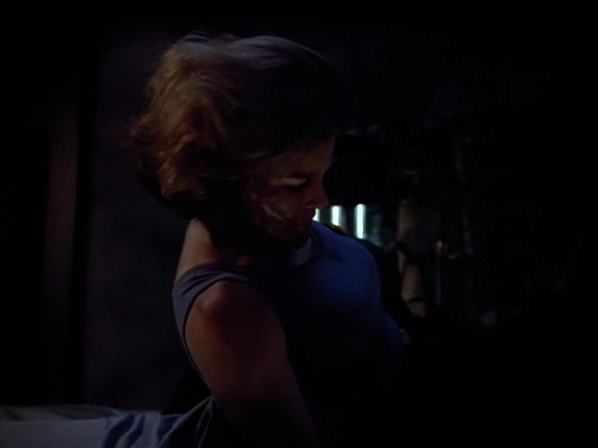 extant_StarTrek_VOY_4x09-YearOfHellPart2_01706.jpg