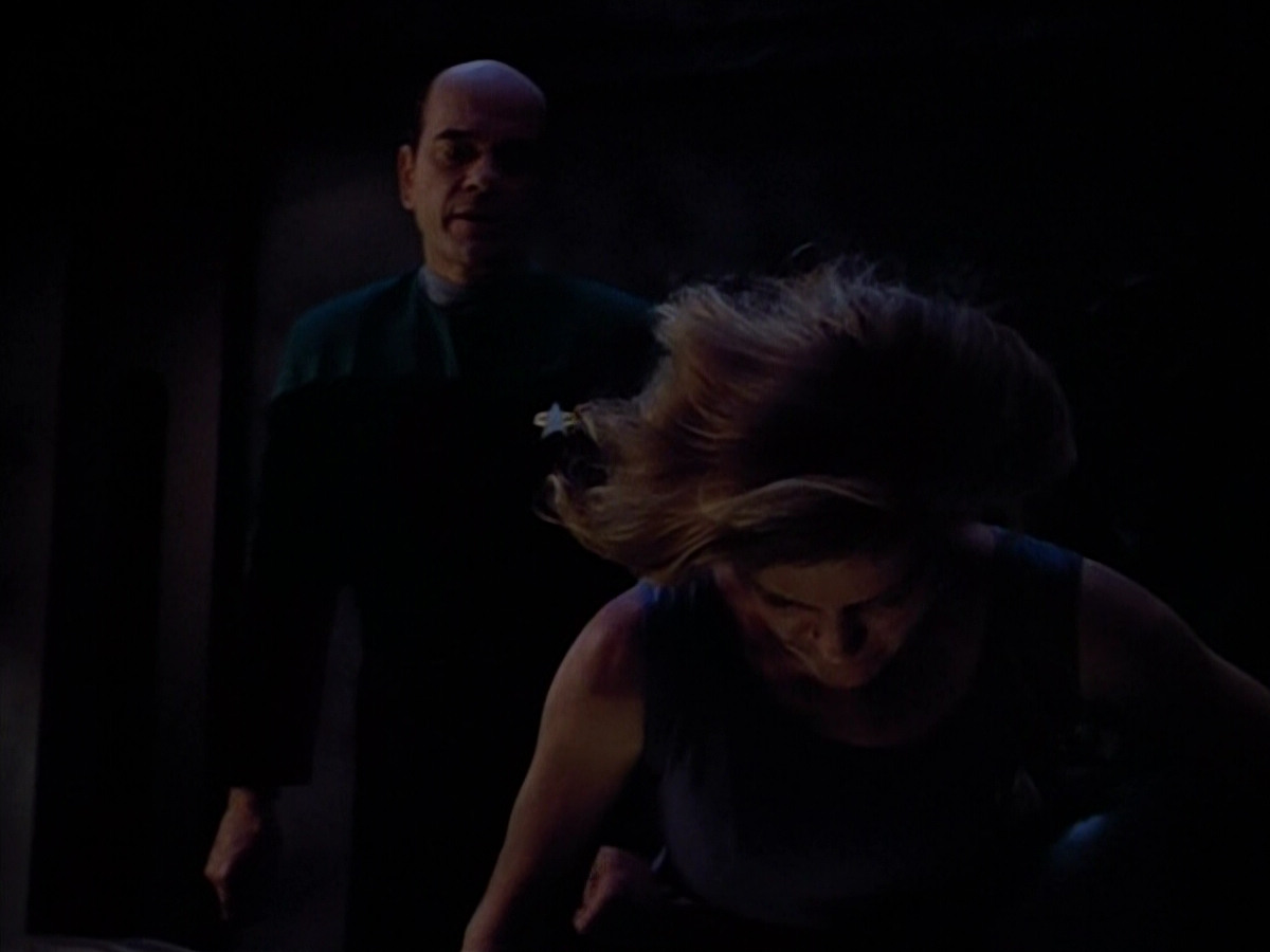 extant_StarTrek_VOY_4x09-YearOfHellPart2_01709.jpg