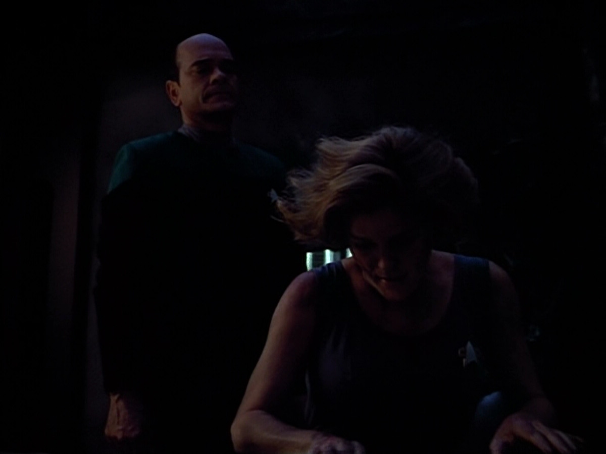 extant_StarTrek_VOY_4x09-YearOfHellPart2_01712.jpg