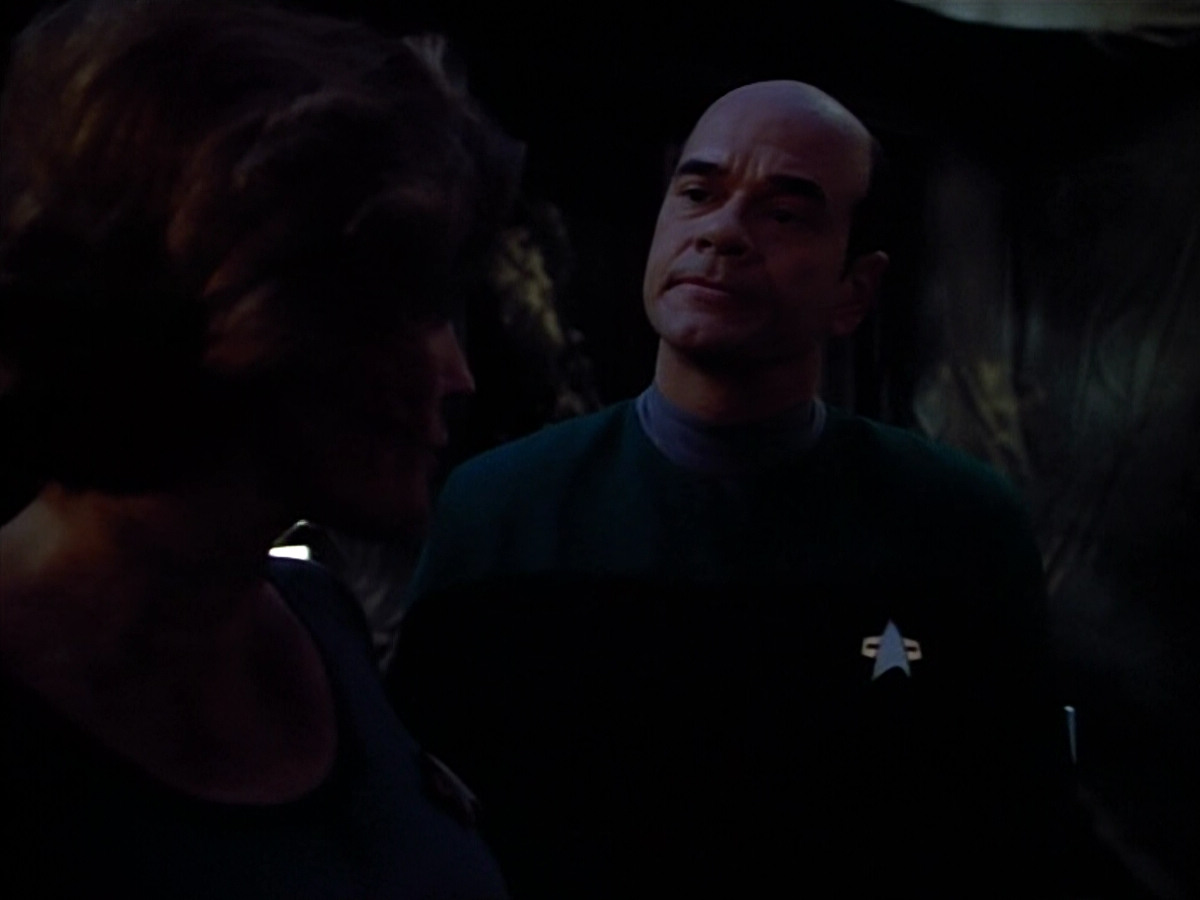 extant_StarTrek_VOY_4x09-YearOfHellPart2_01729.jpg