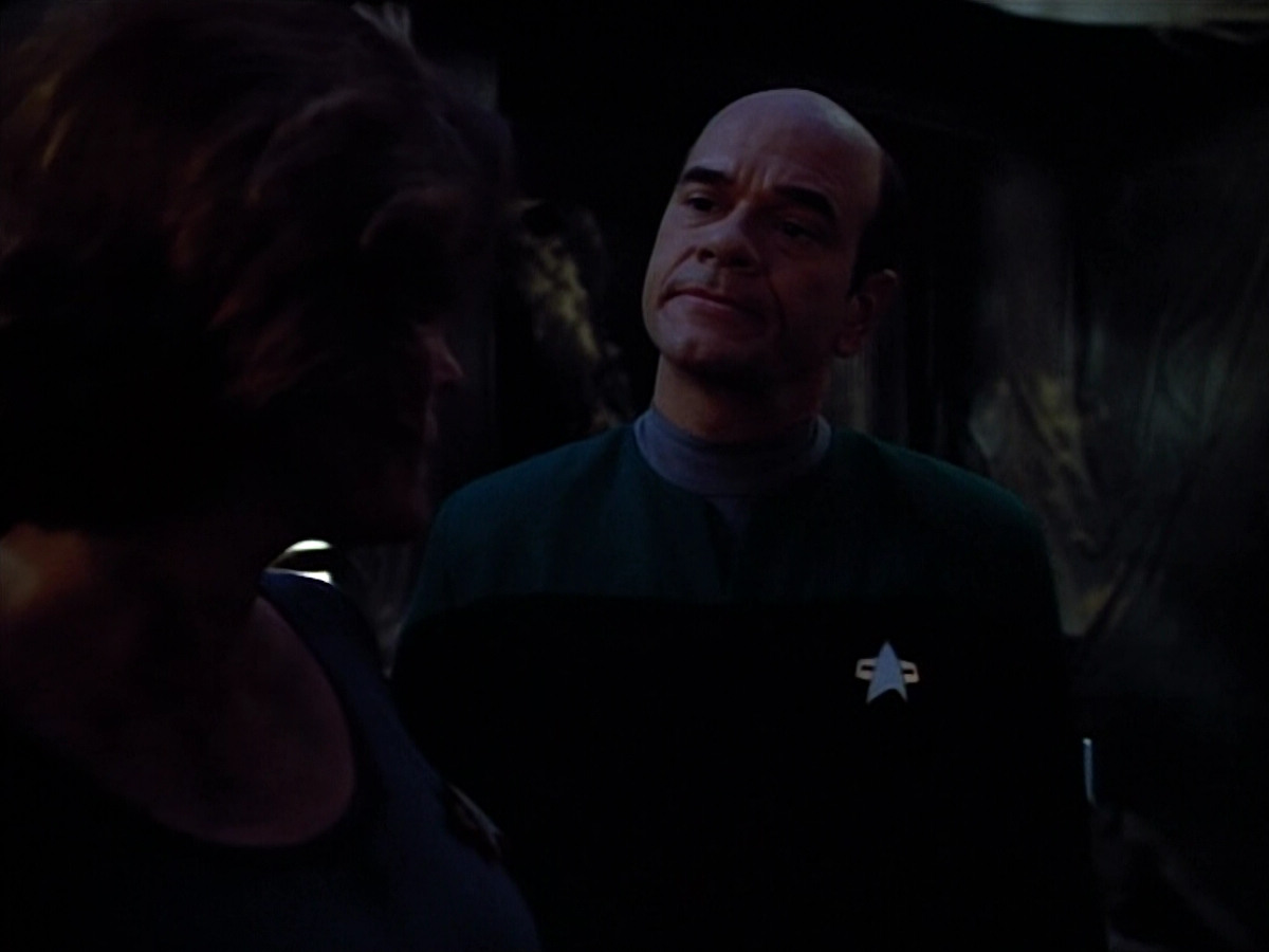 extant_StarTrek_VOY_4x09-YearOfHellPart2_01731.jpg