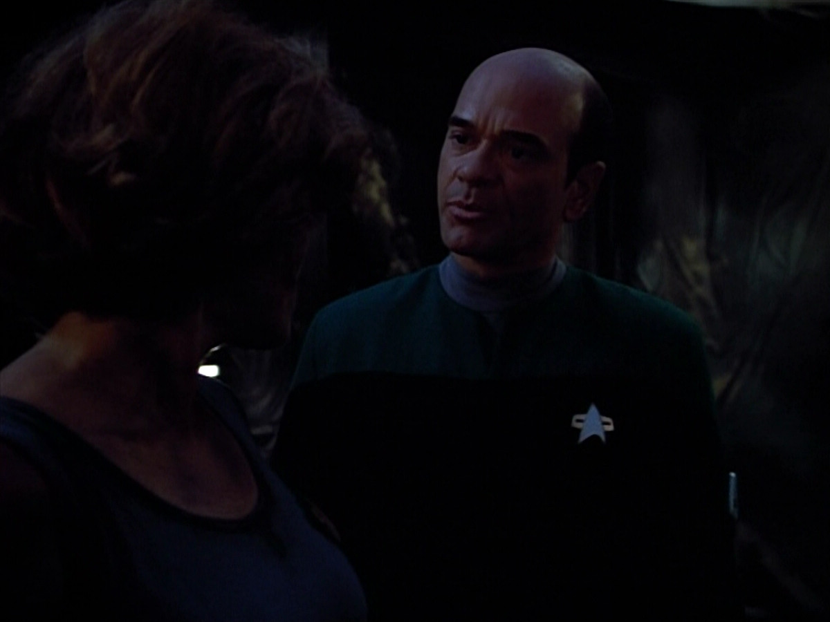 extant_StarTrek_VOY_4x09-YearOfHellPart2_01764.jpg