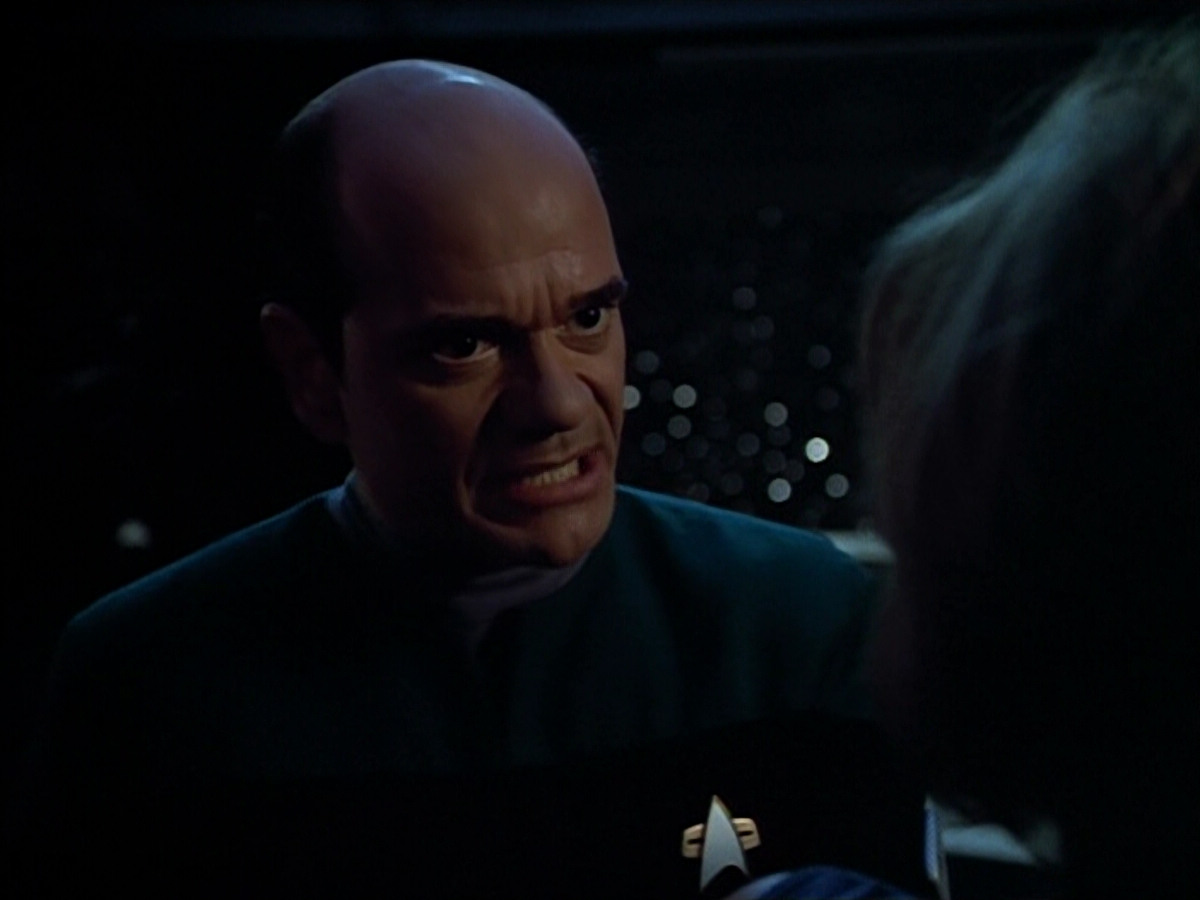 extant_StarTrek_VOY_4x09-YearOfHellPart2_01775.jpg
