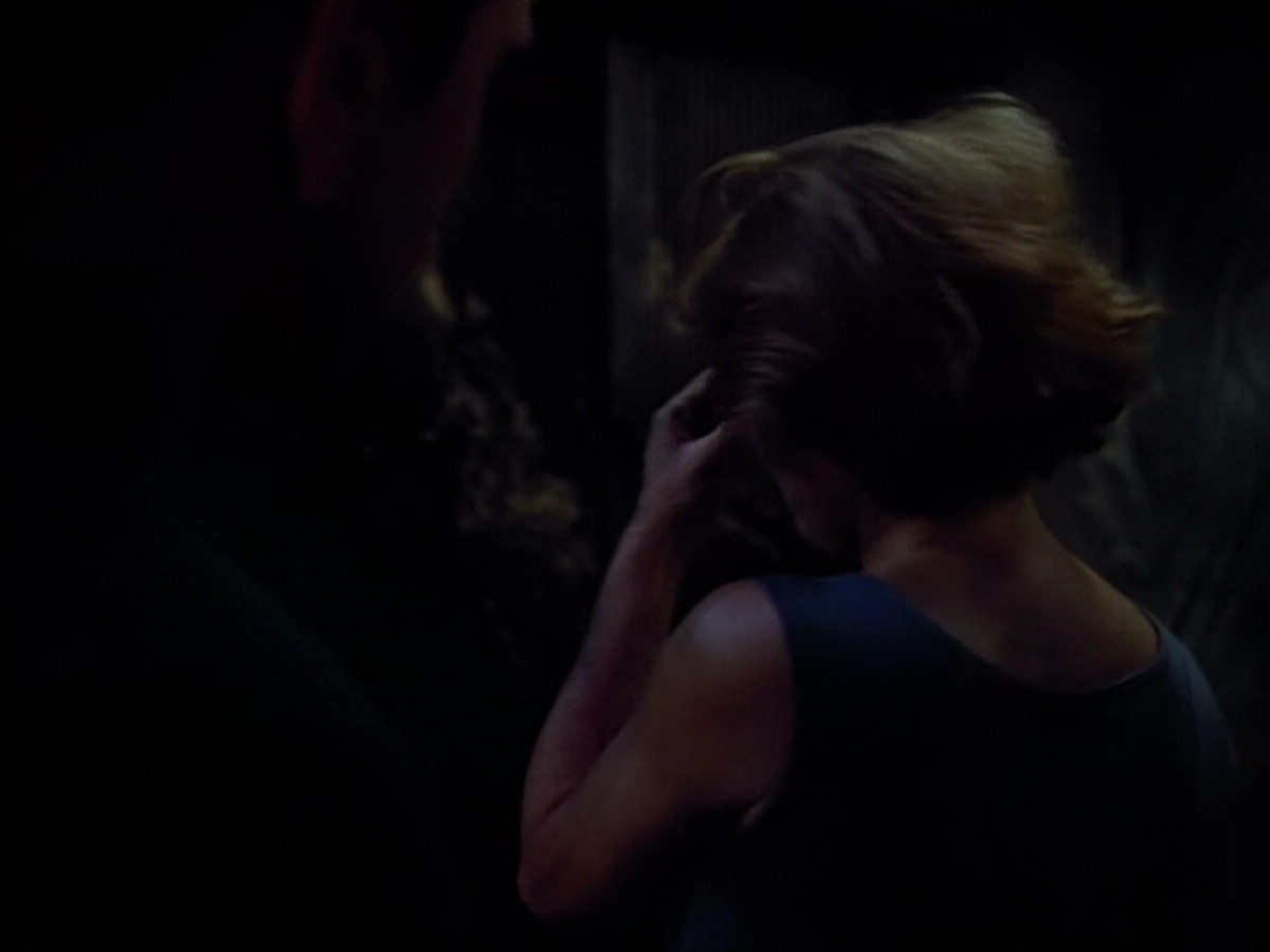extant_StarTrek_VOY_4x09-YearOfHellPart2_01788.jpg