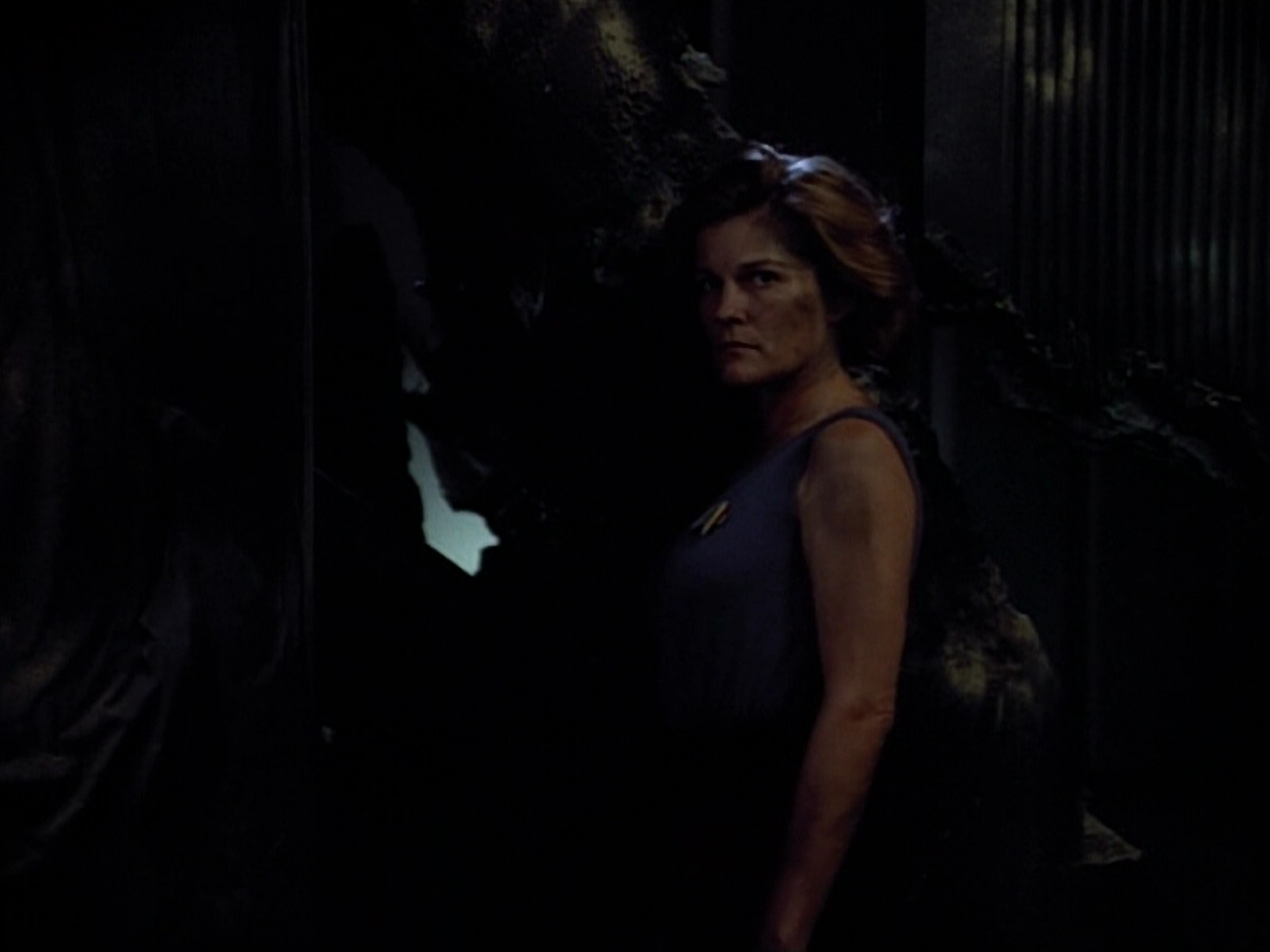 extant_StarTrek_VOY_4x09-YearOfHellPart2_01828.jpg
