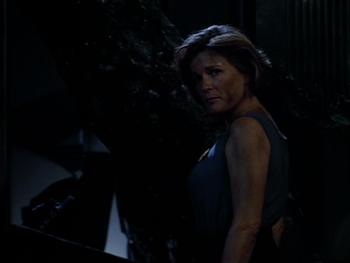 extant_StarTrek_VOY_4x09-YearOfHellPart2_01834.jpg
