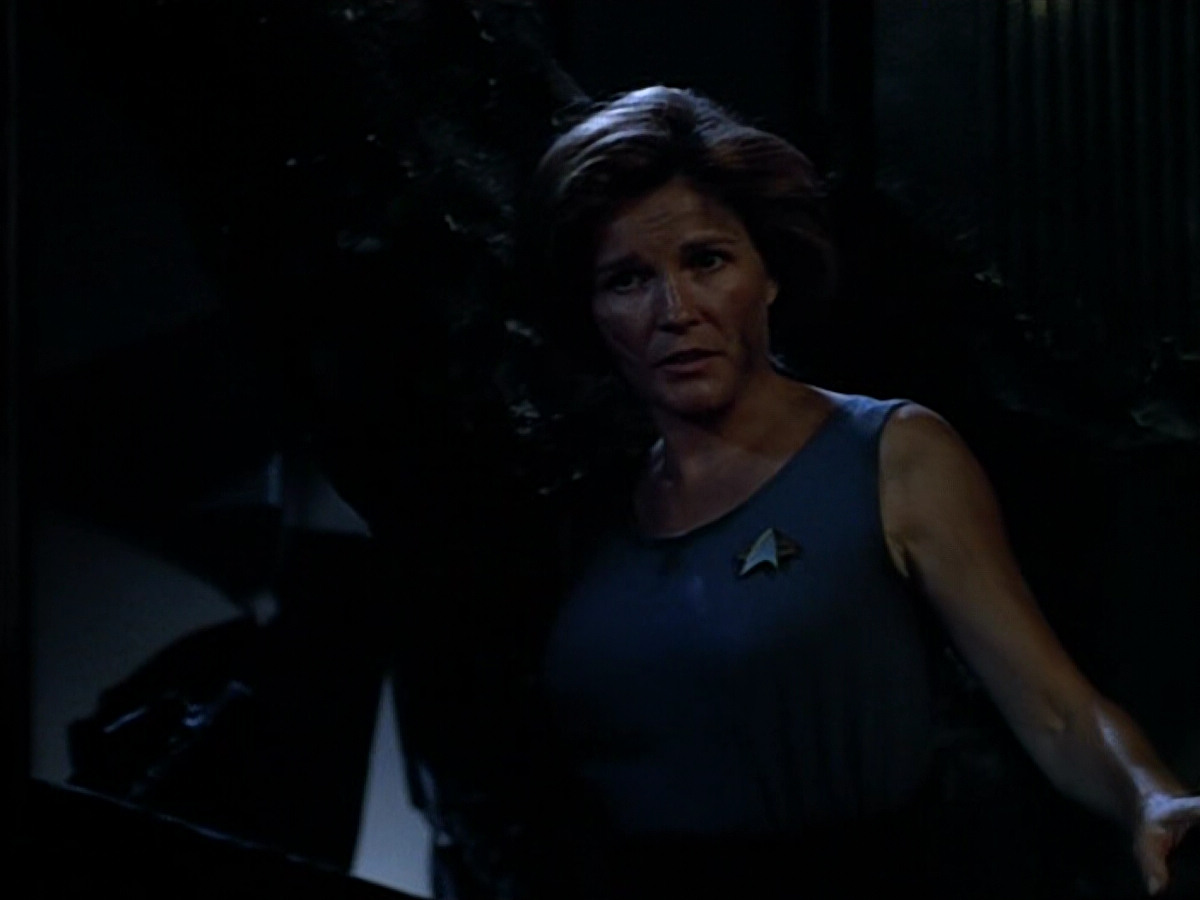 extant_StarTrek_VOY_4x09-YearOfHellPart2_01840.jpg