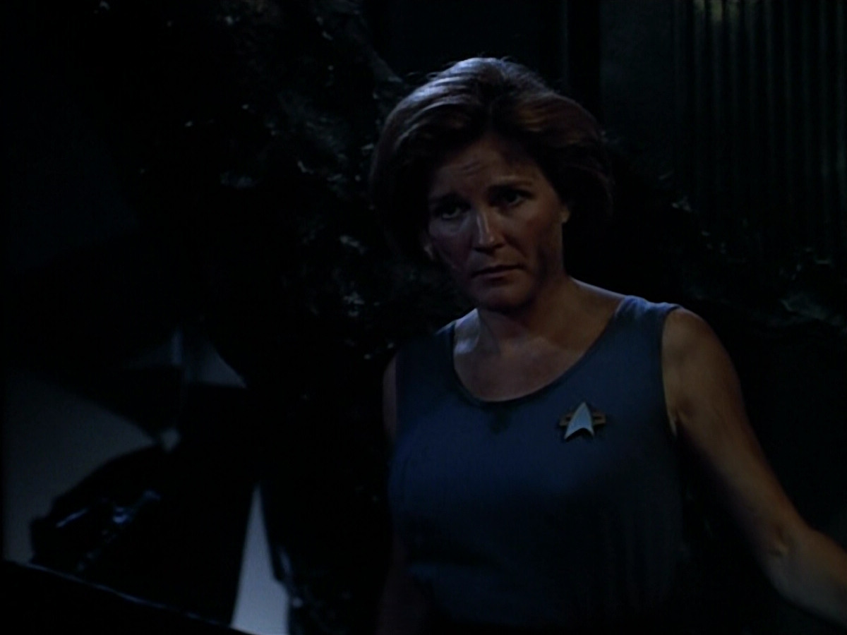 extant_StarTrek_VOY_4x09-YearOfHellPart2_01841.jpg