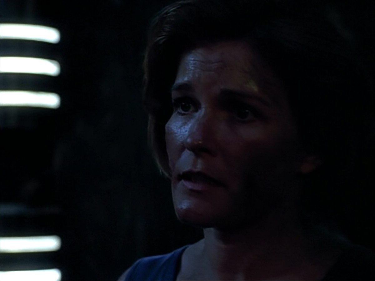 extant_StarTrek_VOY_4x09-YearOfHellPart2_01850.jpg