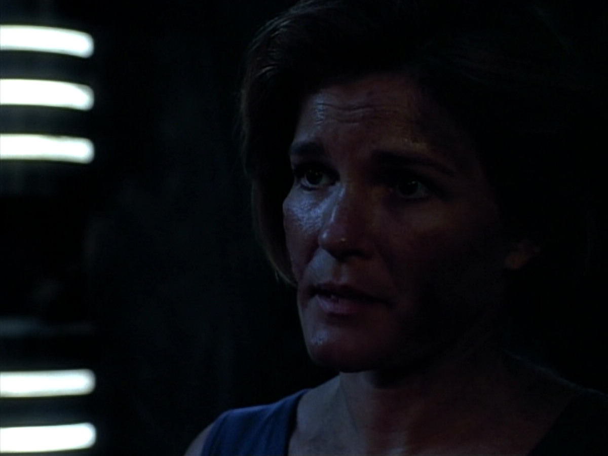 extant_StarTrek_VOY_4x09-YearOfHellPart2_01855.jpg