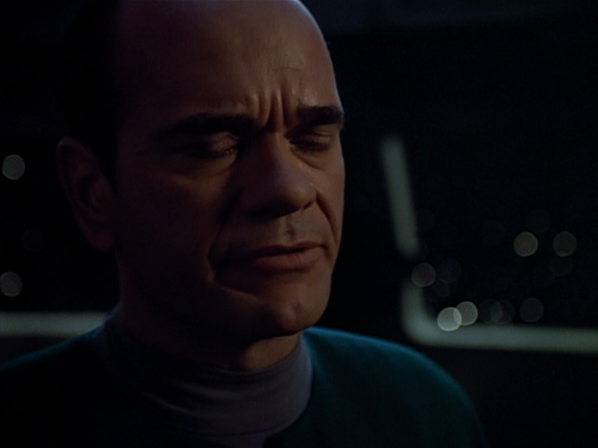 extant_StarTrek_VOY_4x09-YearOfHellPart2_01864.jpg