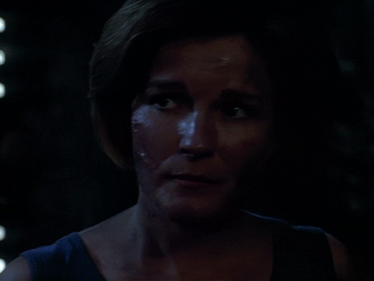 extant_StarTrek_VOY_4x09-YearOfHellPart2_01880.jpg