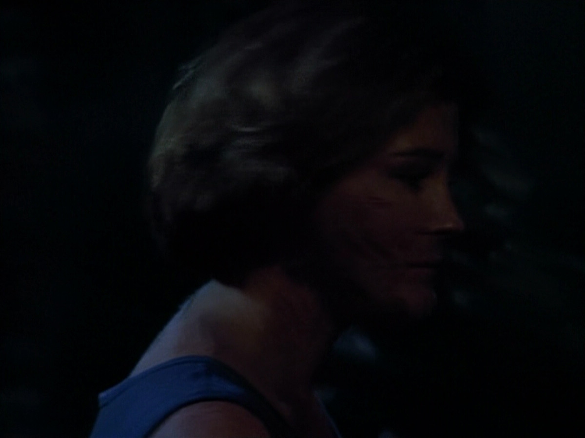 extant_StarTrek_VOY_4x09-YearOfHellPart2_01888.jpg