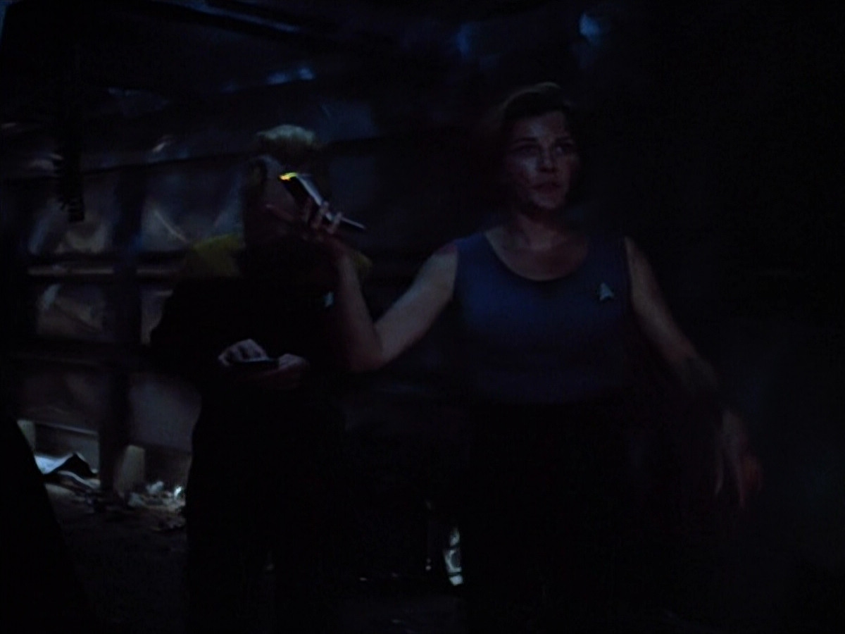 extant_StarTrek_VOY_4x09-YearOfHellPart2_01914.jpg