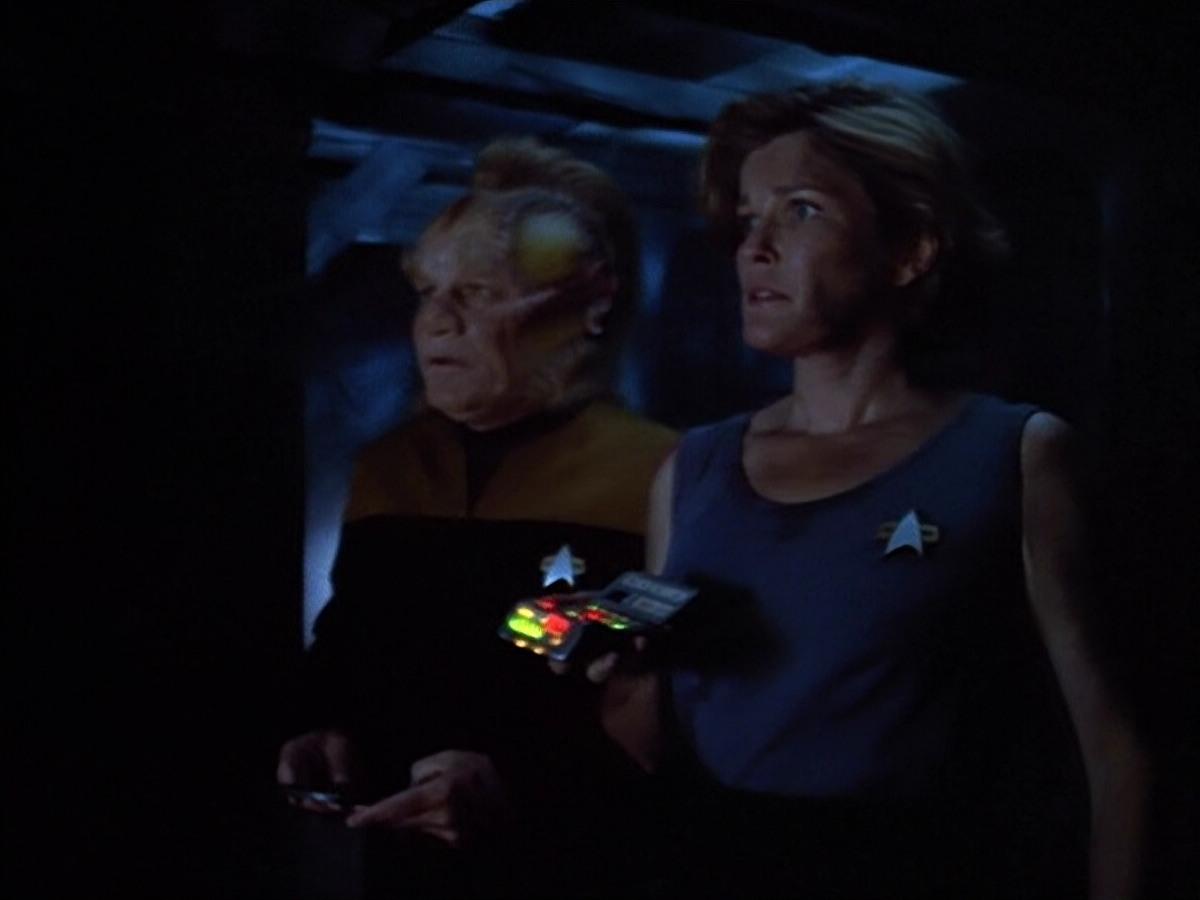 extant_StarTrek_VOY_4x09-YearOfHellPart2_01927.jpg