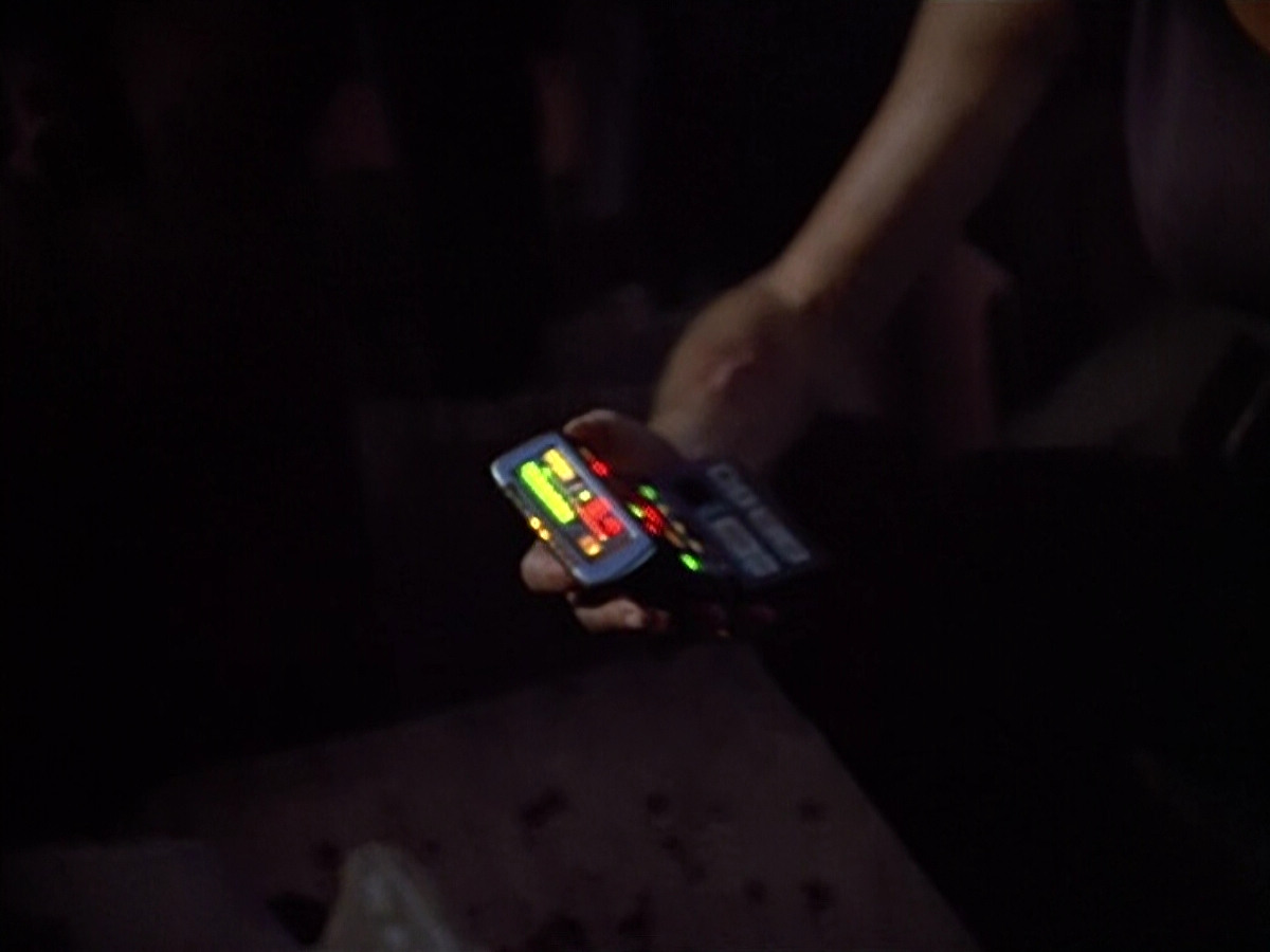 extant_StarTrek_VOY_4x09-YearOfHellPart2_01962.jpg
